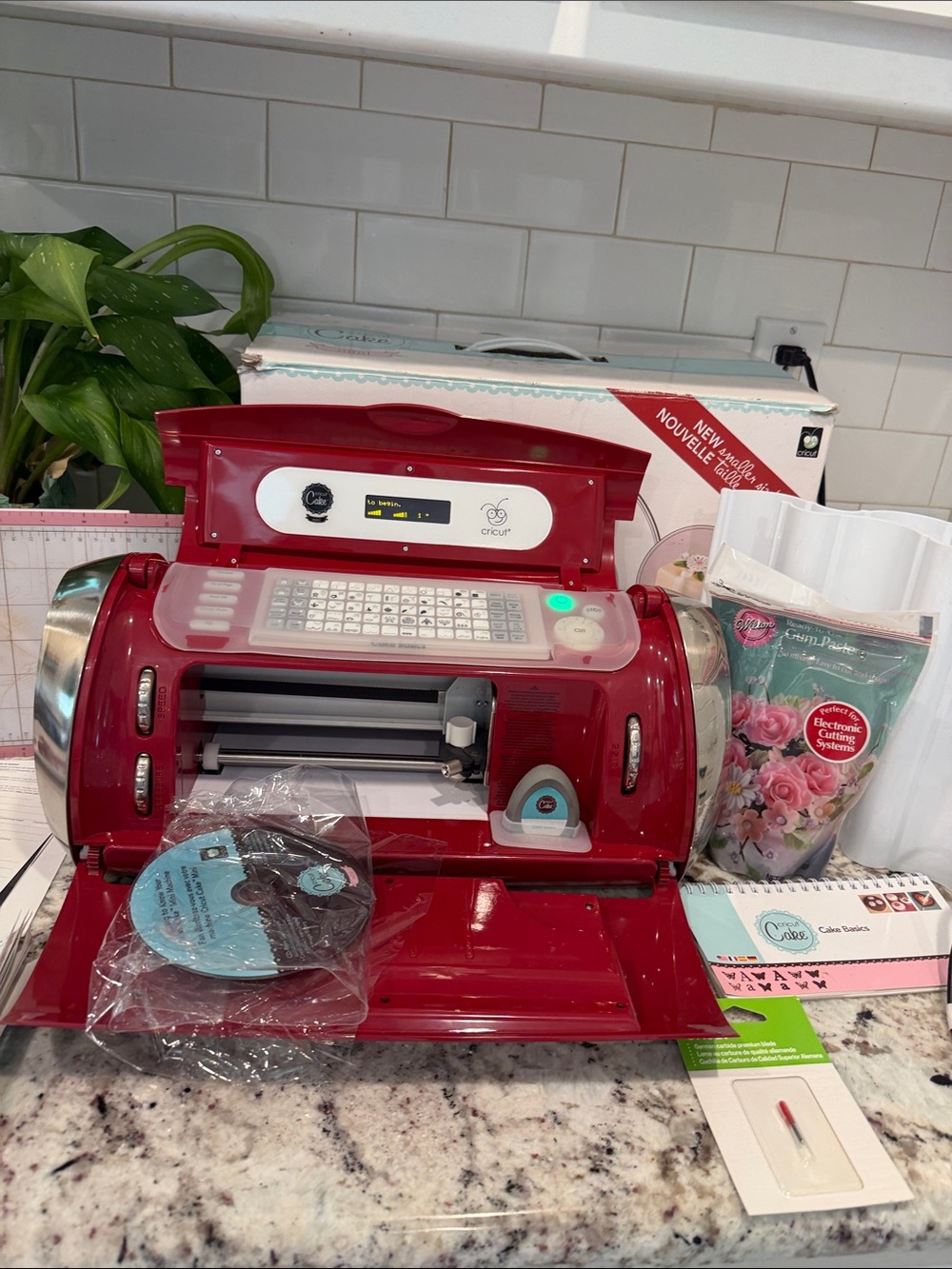 Cricut Red Cake Decorating Machine - Picture 8 of 12